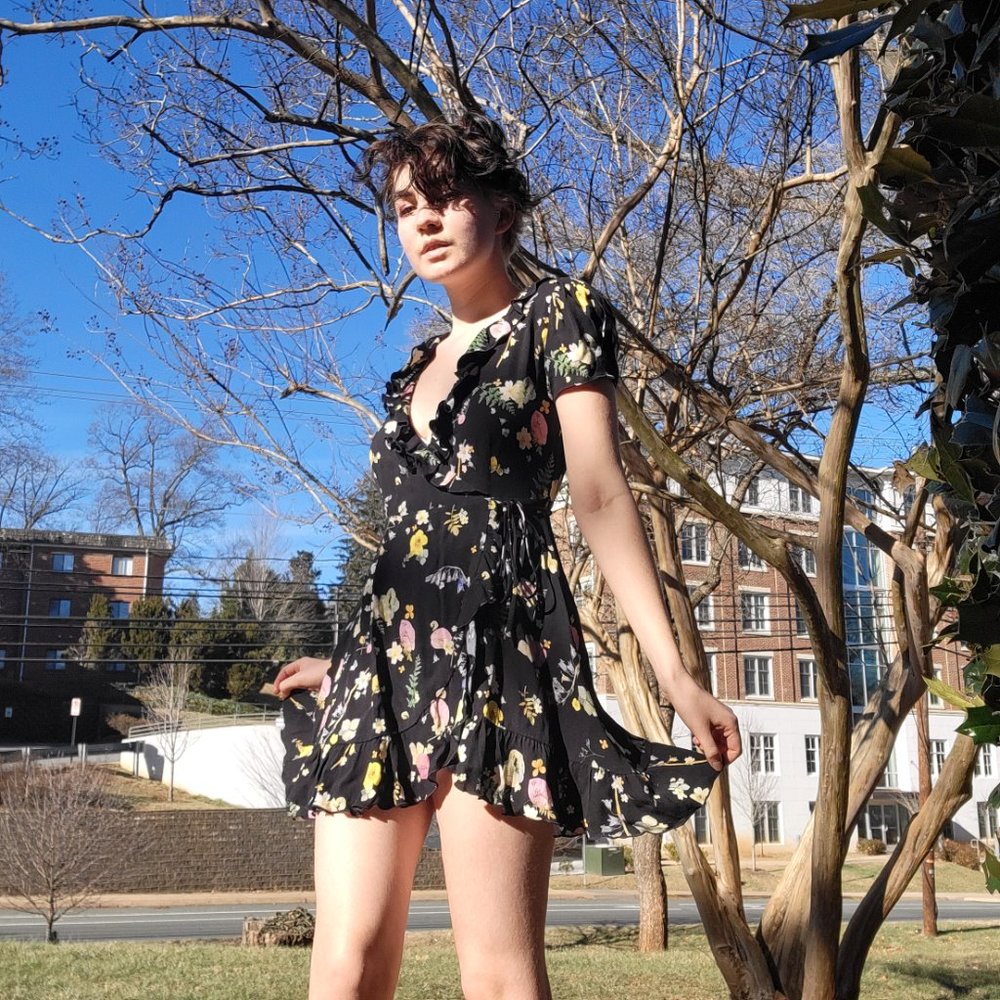 Aritzia Sunday Best floral wrap dress - Picture 2 of 5